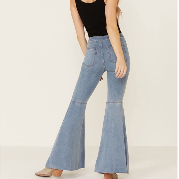 NWT FREE PEOPLE Just Float On Flare Jeans Sz 31 SkyBlue color - Picture 7 of 10